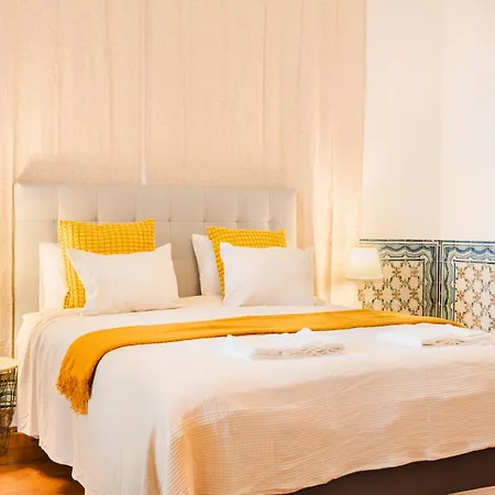 Spacious - 6 Bed - Super - Lux Apartment Lisbon