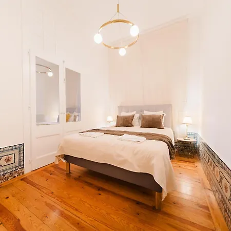 Center Iconic 6br Luxury Wac *
