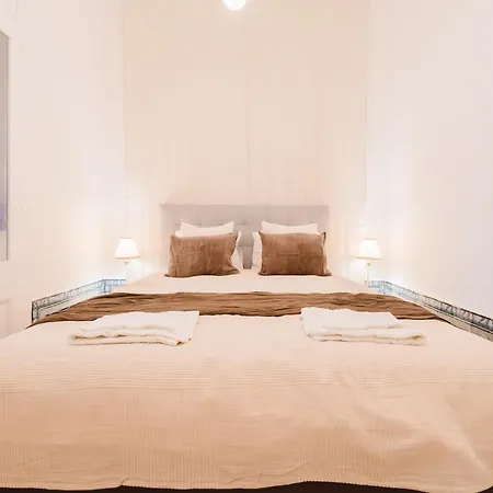 Spacious - 6 Bed - Super - Lux Daire