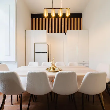 Spacious - 6 Bed - Super - Lux *