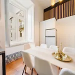 Iconic 6br Luxury In Center Lissabon